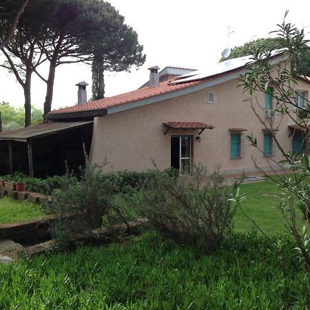 Villa In Punta Ala Exteriör bild