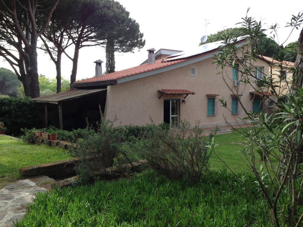 Villa In Punta Ala Exteriör bild